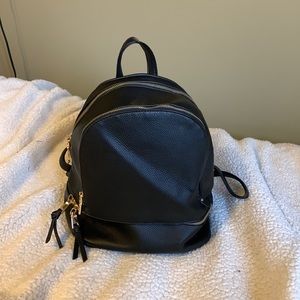 Black double pocket small fashion backpack